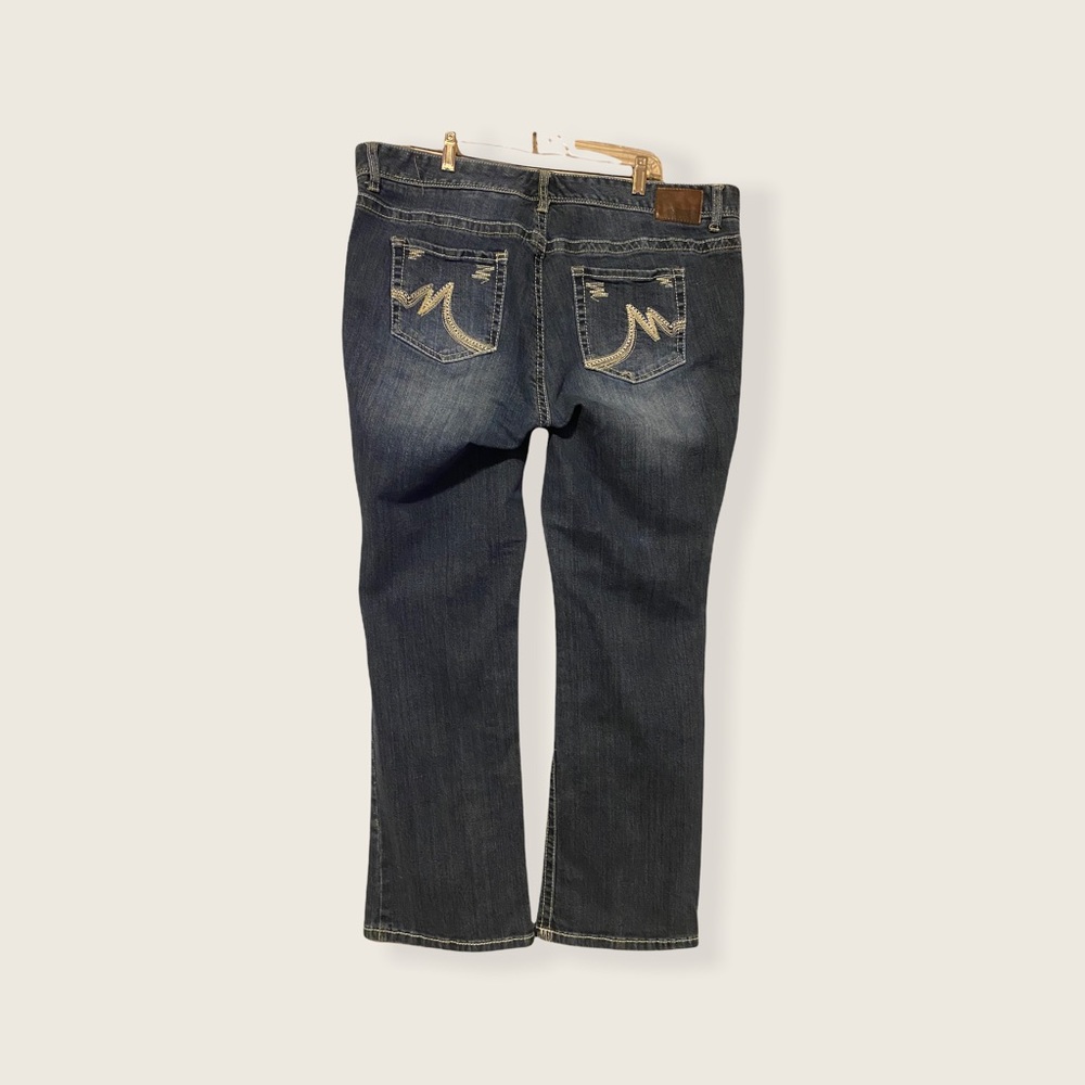 Maurices size 20 jeans. Boot leg.
